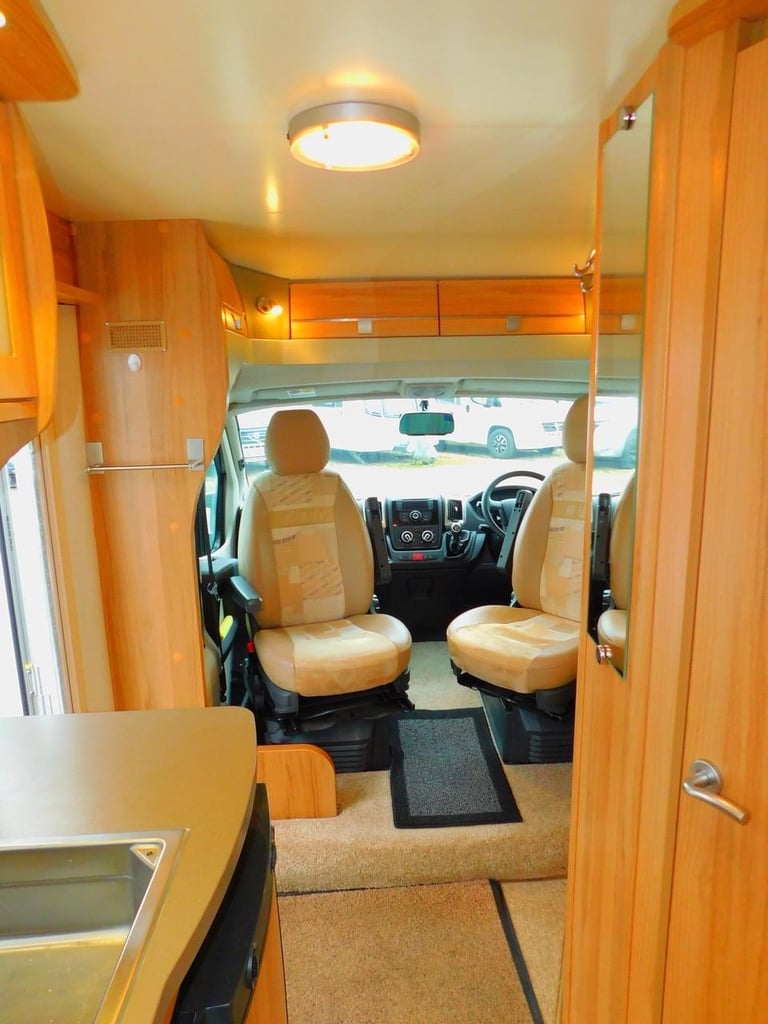 Bailey 625 Approach SE. Peugeot 2.2 Hdi Luxury 2 Berth Motorhome for Sale
