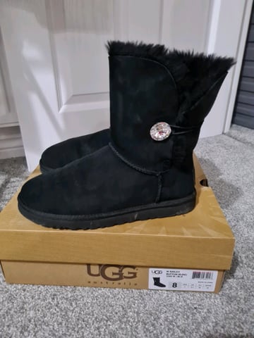 Ladies Black Uggs Size UK 6.5 in Airdrie North Lanarkshire