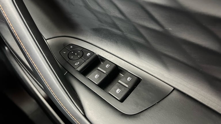 2024 MG MG HS 1.5 T-GDI Trophy 5dr DCT Hatchback Petrol Automatic