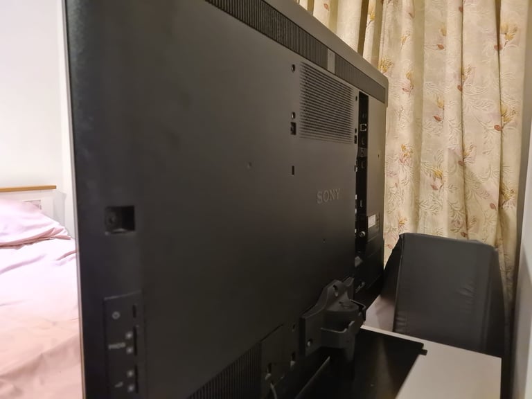 40” Sony Bravia KDL-40NX713 3D full HD Digital LCD TV