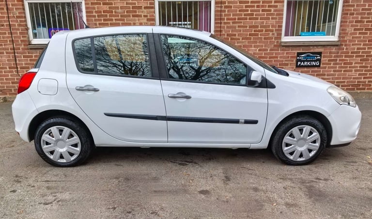 2009 Renault Clio 1.1 Clio Expression 16v 5dr Hatchback Petrol Manual