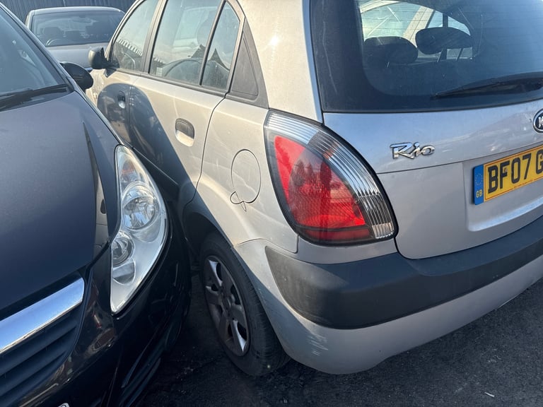 Breaking Kia rio 2007 for parts 