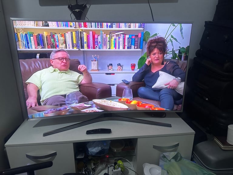 49”SAMSUNG 4k CURVE SMART LED UHDTV 