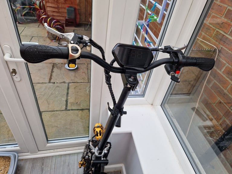 1yr old chaos gt 1600 scooter 