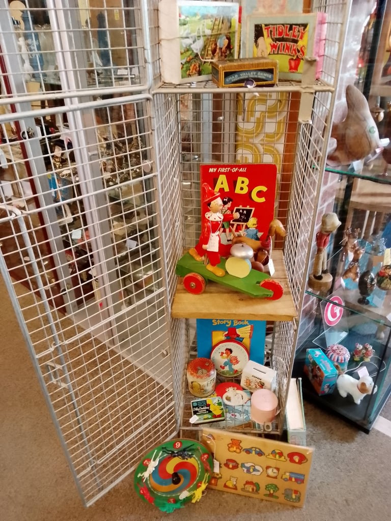 Lots of lovely Vintage Toys ready to find their new home.