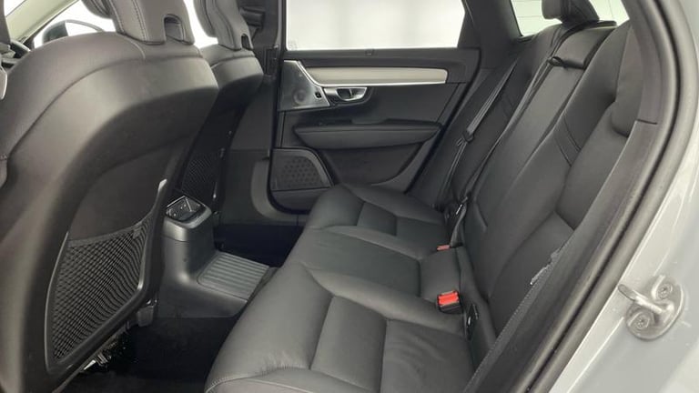 2024 Volvo V90 Ultra T8 AWD Plug-in hybrid Electric/Petrol Dark Automatic Estate Petrol Automatic