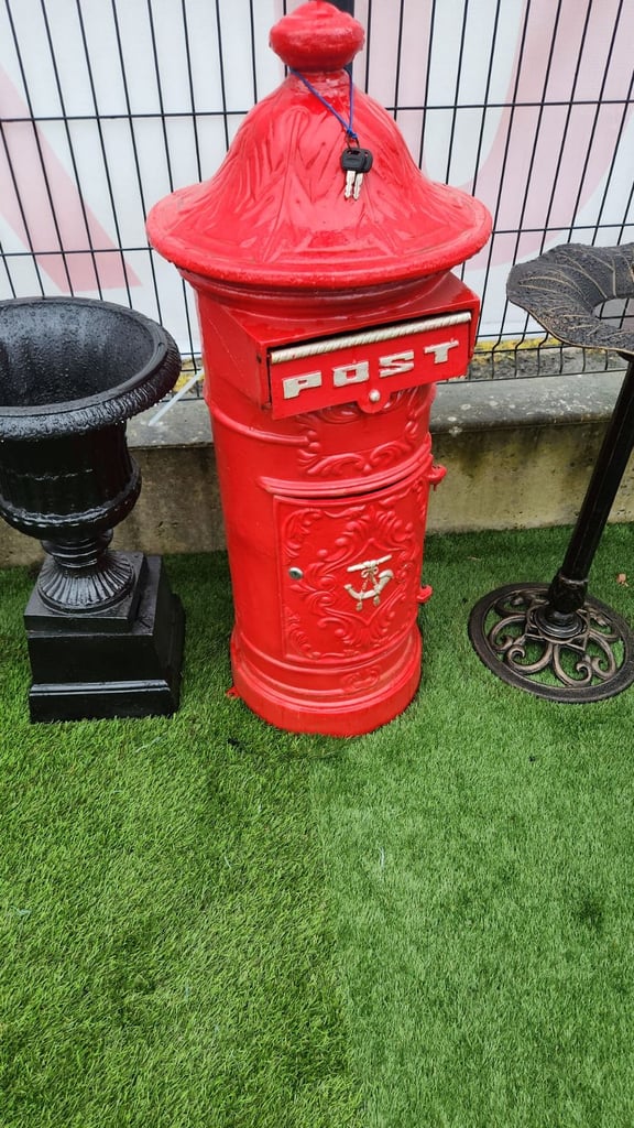 Cast iron round free standing post box