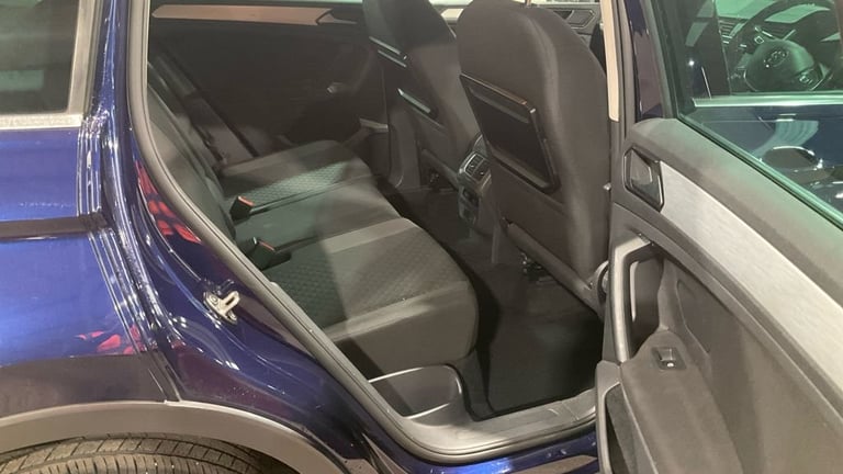 2016 Volkswagen Tiguan 2.0 TDI BlueMotion Tech SE Navigation SUV 5dr Diesel DSG 4Motion Euro 6 (s...