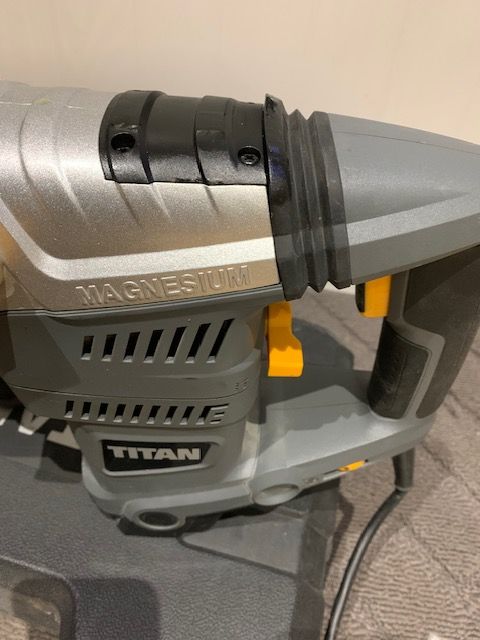 TITAN SDS HAMMER DRILL