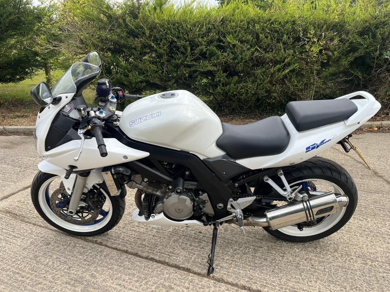 2007 57 SUZUKI SV1000S SPORTS TOURING SV 1000 SV1000 WHITE 19k MILES NEW MOT