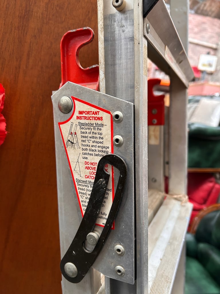 11 Step 3 Way Ladder