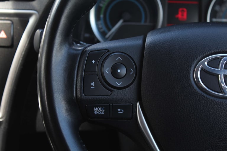 2015 Toyota Auris 1.8 Auris Icon+ VVT-i CVT 5dr Hatchback Hybrid Automatic