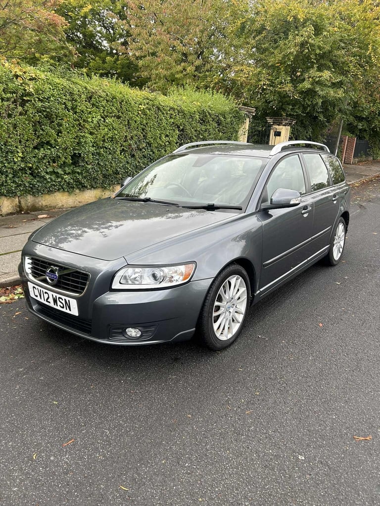 image for 2012 Volvo V50 DRIVe [115] SE Lux Edition 5dr-£20 Tax-9 service stamps ESTATE Diesel Manual