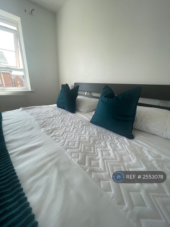 4 bedroom house in Lockside Place, Coventry, CV1 (4 bed) (#2553078)