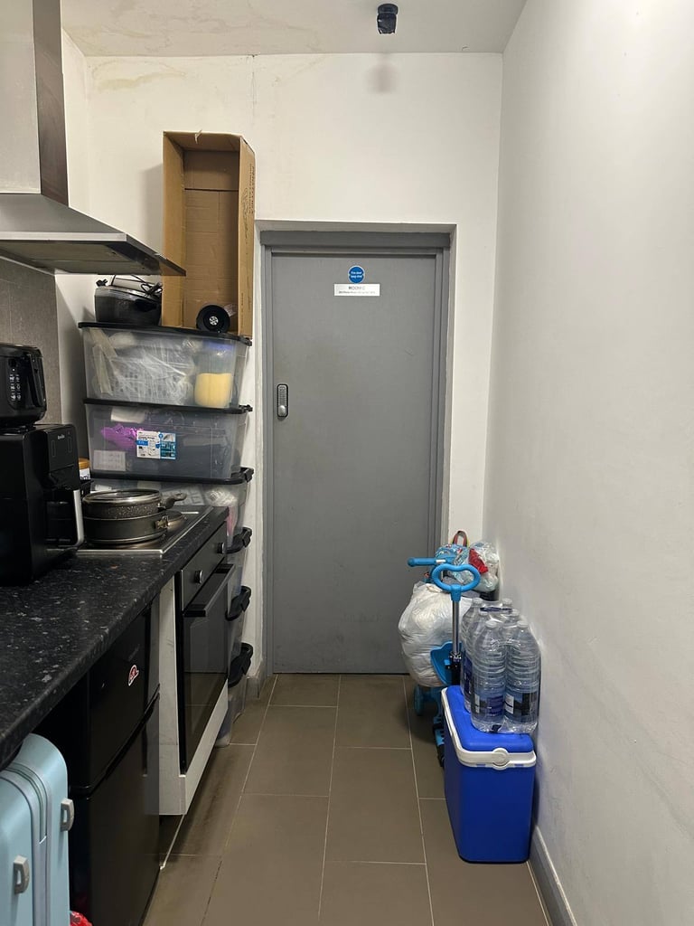 Studio Flat in Pinner Road Harrow HA1 4EX 