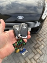Auto locksmith spare car key 