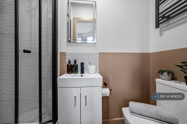 1 bedroom in Carmichael Road, London, SE25 (#1419033)