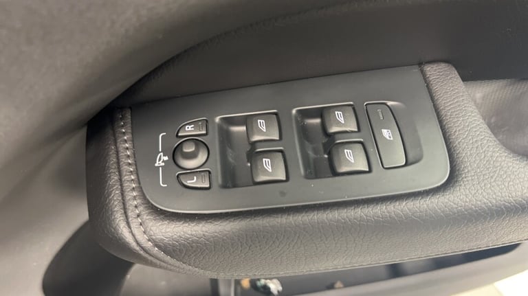 2019 Volvo XC60 D4 Momentum Pro Automatic SUV Diesel Automatic