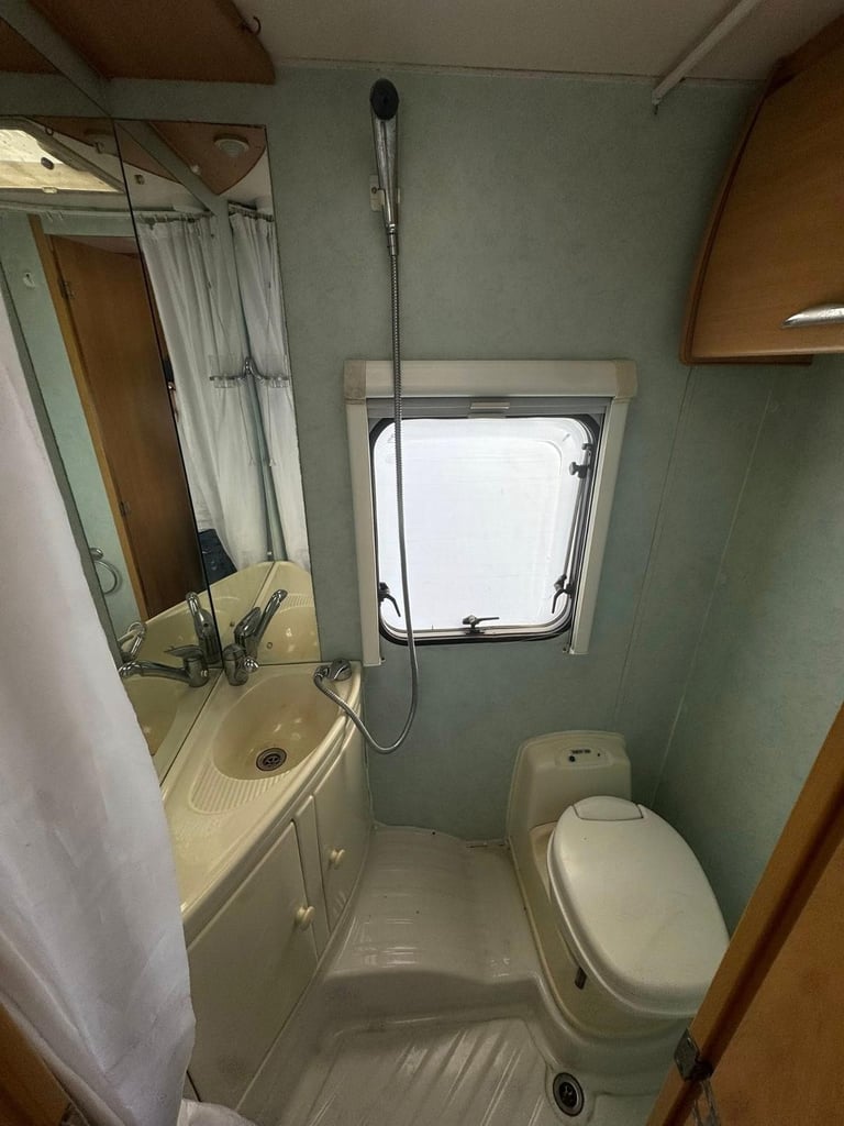 2004 FAIT DUCATO SWIFT SUNDANCE - 6 BERTH MOTORHOME 