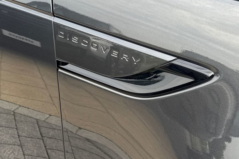 2024 Land Rover Discovery 3.0 D300 Dynamic HSE 5dr SUV DIESEL Automatic