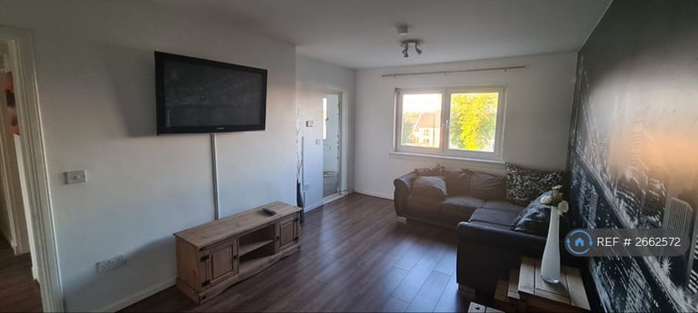 2 bedroom flat in Dunphail Road, Glasgow, G34 (2 bed) (#2662572)