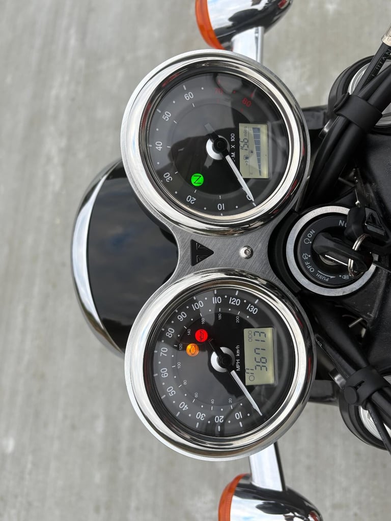 Triumph T100 Bonneville 900cc Bonne T 100