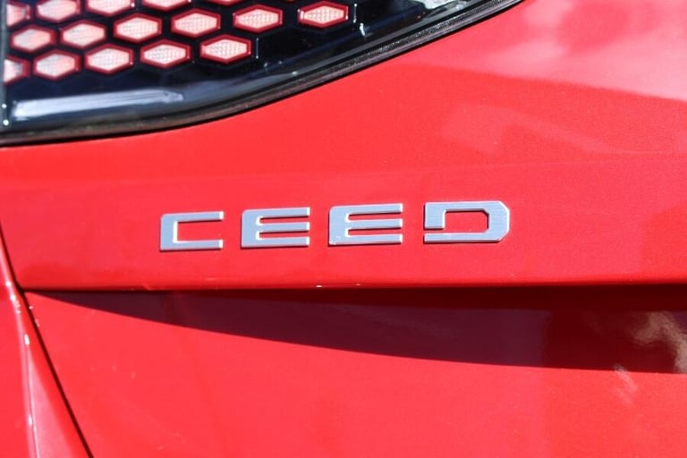 2025 Kia Ceed 1.5 T Gdi Gt Line Hatchback 5dr Petrol Dct Euro 6 (s/s) (138 Bhp) HATCHBACK Petrol ...