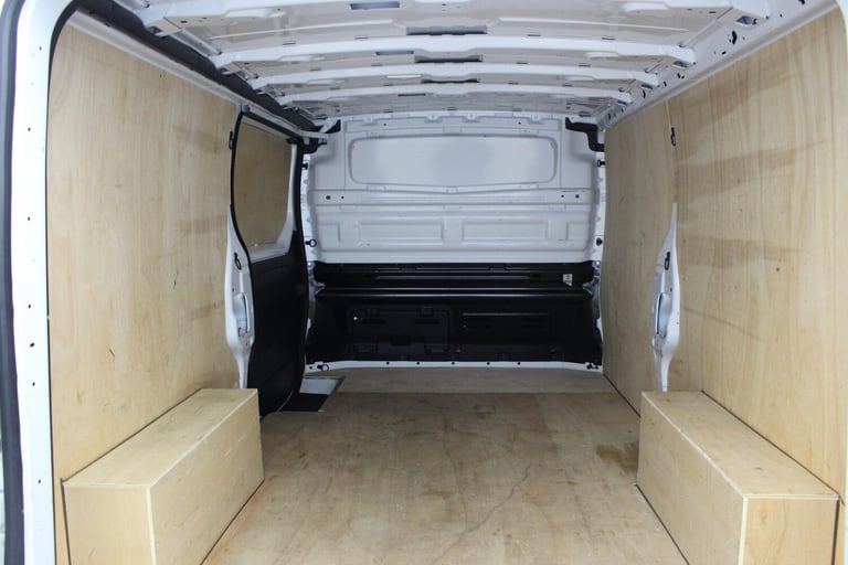 2024 Renault Trafic 2.0Dci Advance LL30 Blue Van Diesel Manual