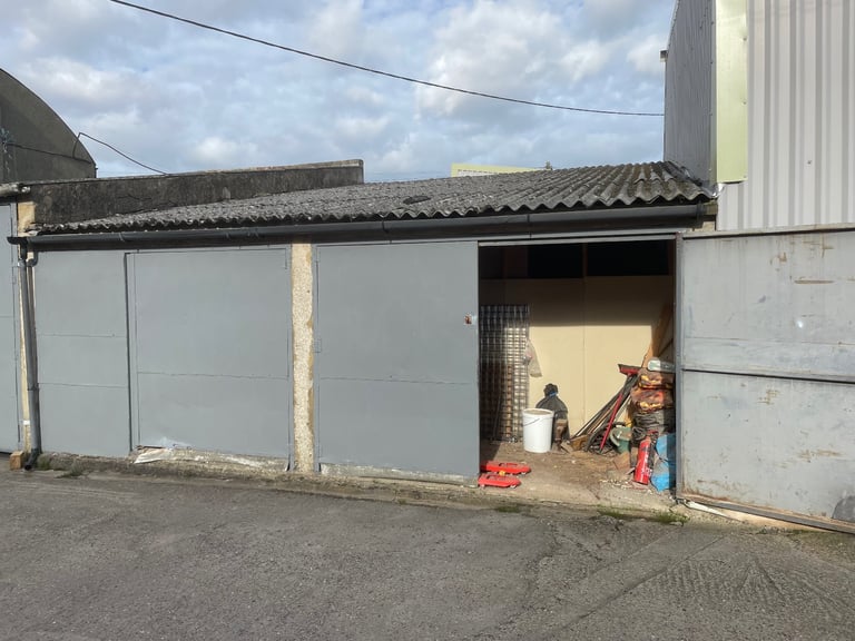 Workshop/ unit to rent 