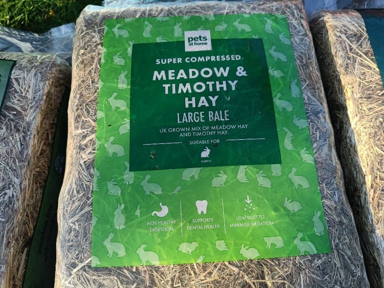 Pets at Home Super compressed Medow Hay with Timothy Hay Large Bale (sealed) x1