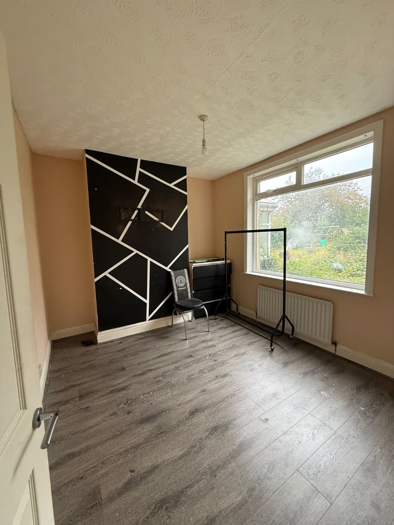 3 Bedroom semi-detached property 