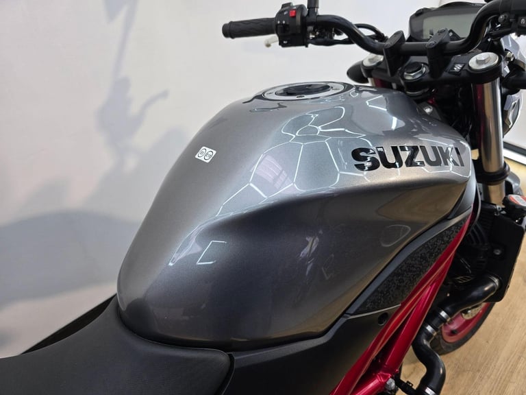 Suzuki SV650 Silver 2020 - ABS, Full Digital Display, Low Mileage