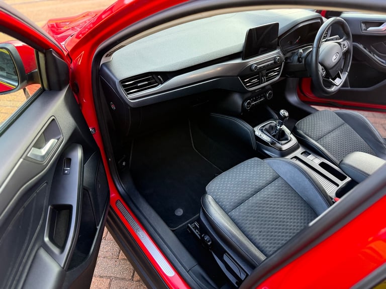 Ford, FOCUS, Estate, 2018, Manual, 1499 (cc), 5 doors
