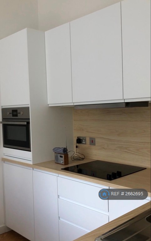 1 bedroom flat in Argyle Street, Glasgow, G3 (1 bed) (#2682695)