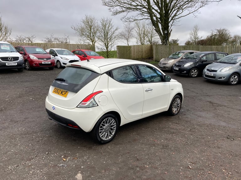 2012 Chrysler Ypsilon 1.2 SE 5dr HATCHBACK Petrol Manual