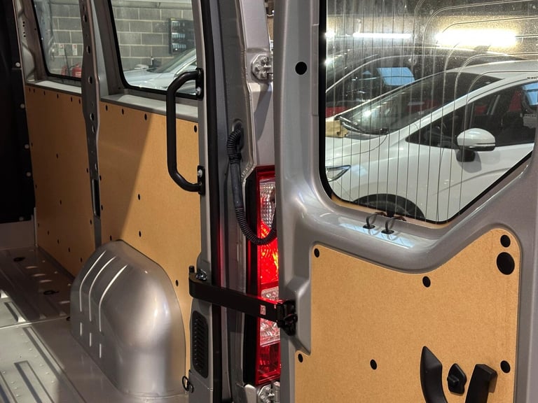 2024 Renault Master 2.3 dCi 35 Business FWD SWB Medium Roof Euro 6 4dr PANEL VAN Diesel Manual