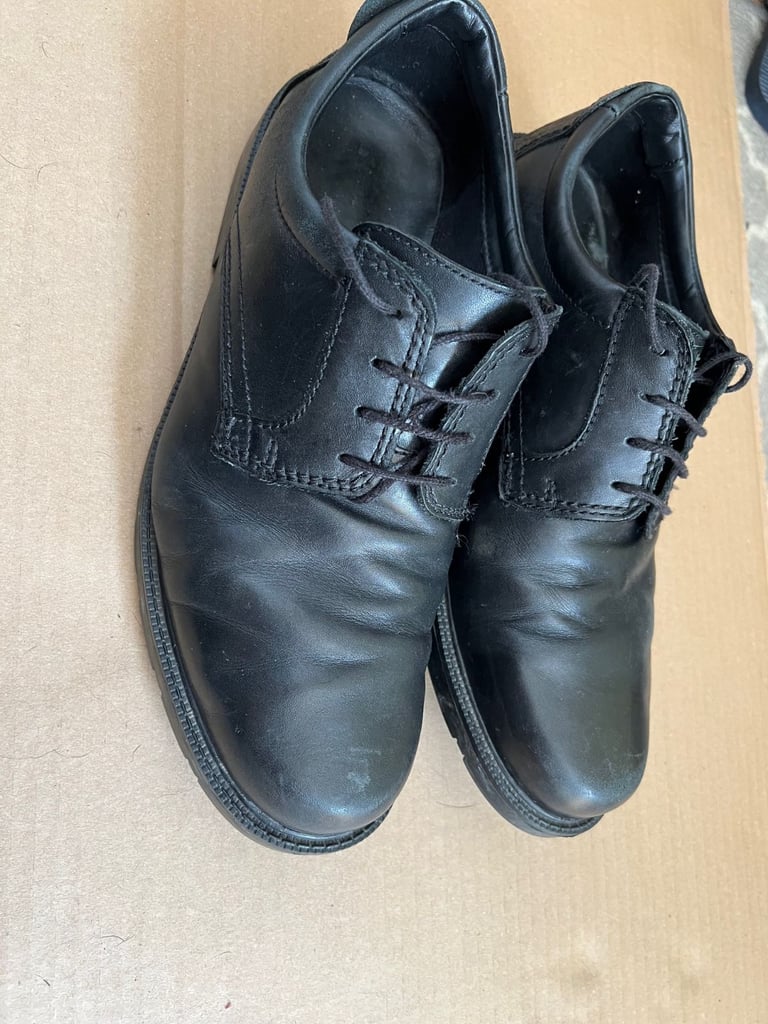 Mens Clarks black leather formal dress shoes size 10.5G