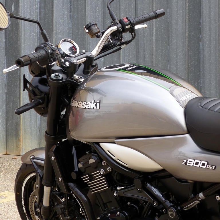 2021 KAWASAKI Z900 RS, A GLORIOUS EXAMPLE OF SUPERB MOTORCYCLE.