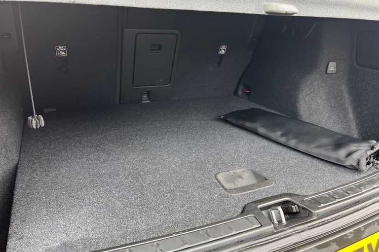 2021 Volvo XC40 1.5 T3 Momentum SUV 5dr Petrol Auto Euro 6 (s/s) (163 ps) SUV Petrol Automatic