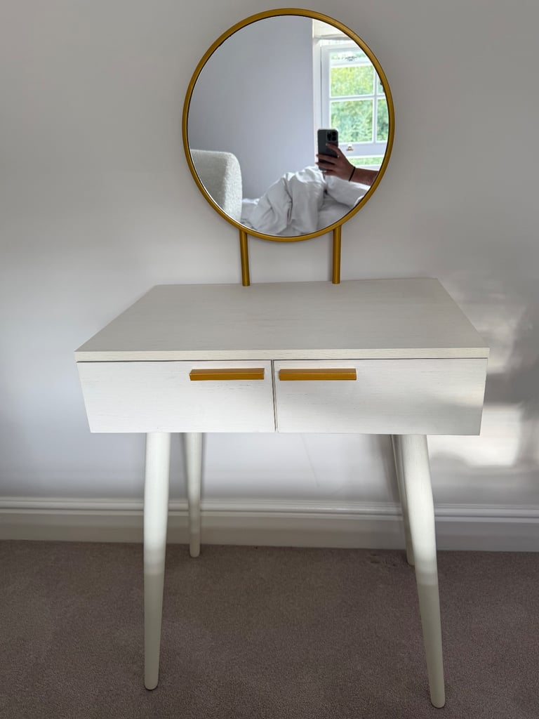 image for Montclair Dressing Table with Mirror Brand New