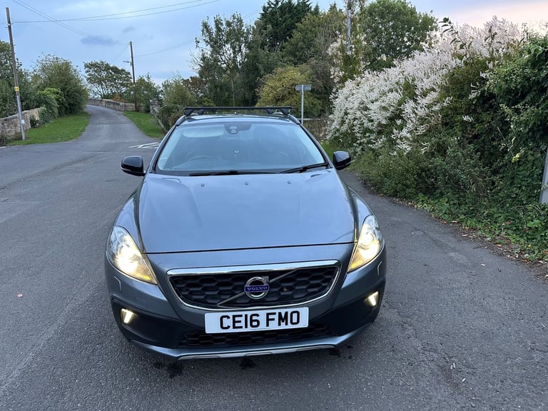 Volvo, V40, Hatchback, 2016, Semi-Auto, 1969 (cc), 5 doors