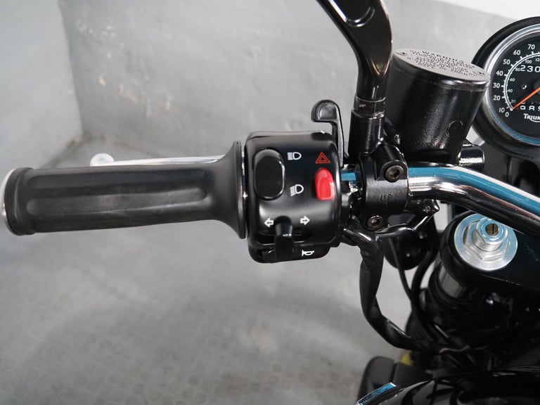 Triumph Thunderbird Sport 900 triple ,fantastic classic naked roadster 