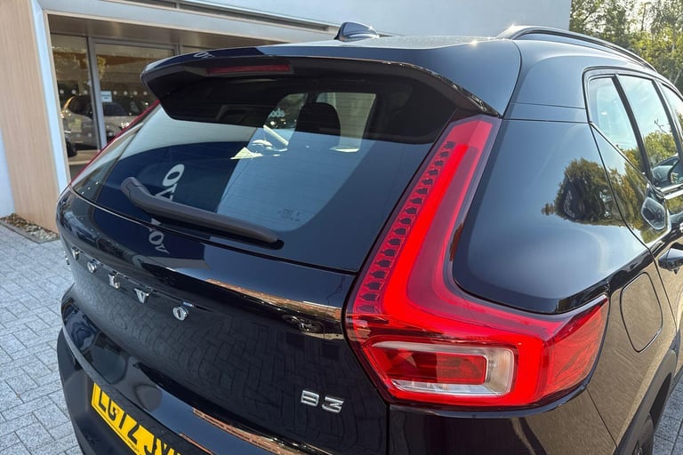 2023 Volvo XC40 2.0 B3 MHEV Plus SUV 5dr Petrol Hybrid DCT Auto Euro 6 (s/s) (163 ps) ESTATE Petr...