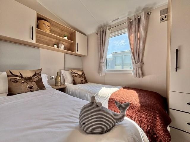 STATIC CARAVAN FOR SALE AT BROADLAND SANDS HOLIDAY PARK