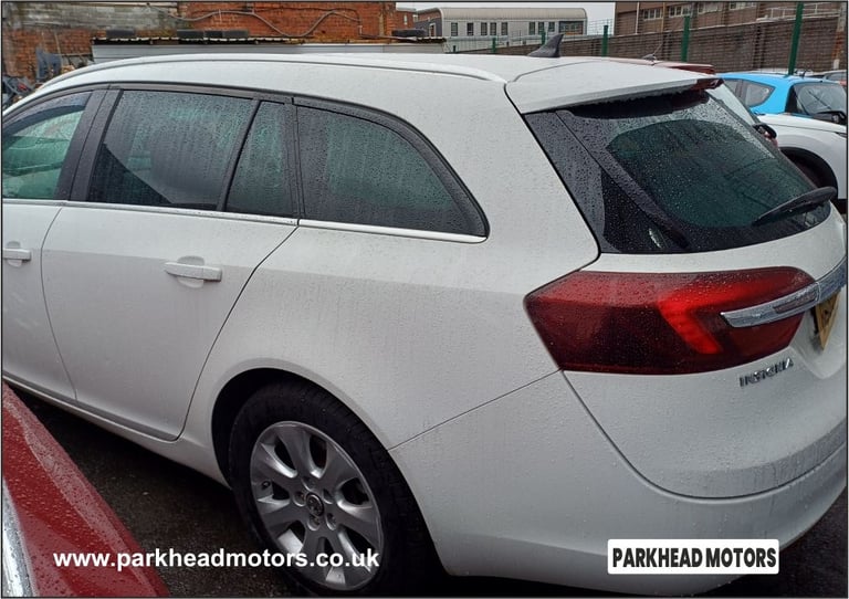 VAUXHALL Insignia 2015 2.0 CDTi ecoFLEX Design Nav Sports Tourer 5dr Diesel Manual Euro 5