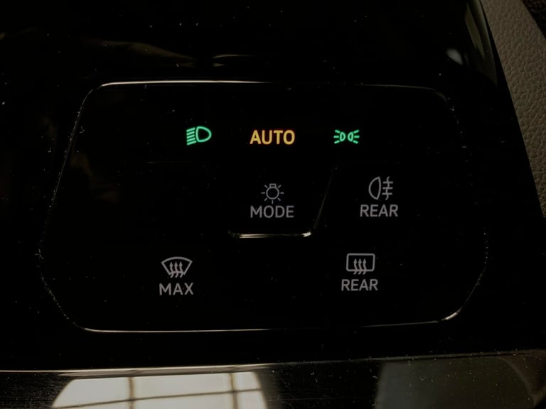 2021 Volkswagen Golf 2.0 TDI Life 5dr HATCHBACK DIESEL Manual