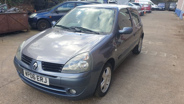 Renault Clio 1149 cc  NEW MOT ...CLUTCH,TIMING BELT replaced 3k miles ago lovely drive and condition