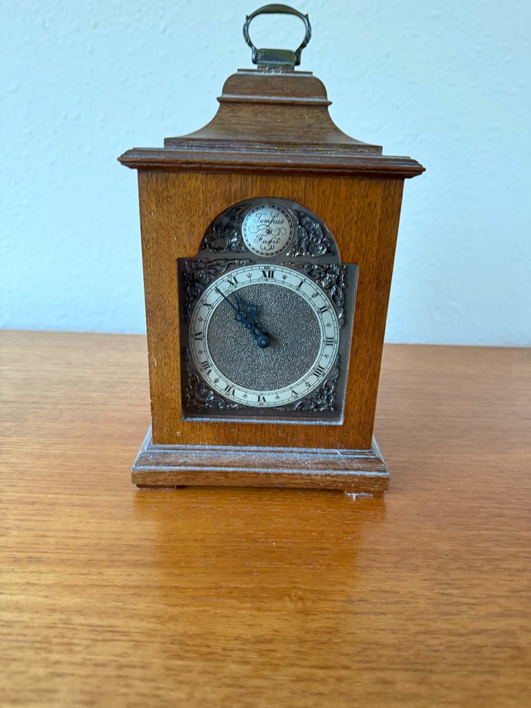 Rotherham Bracket Mantel Clock