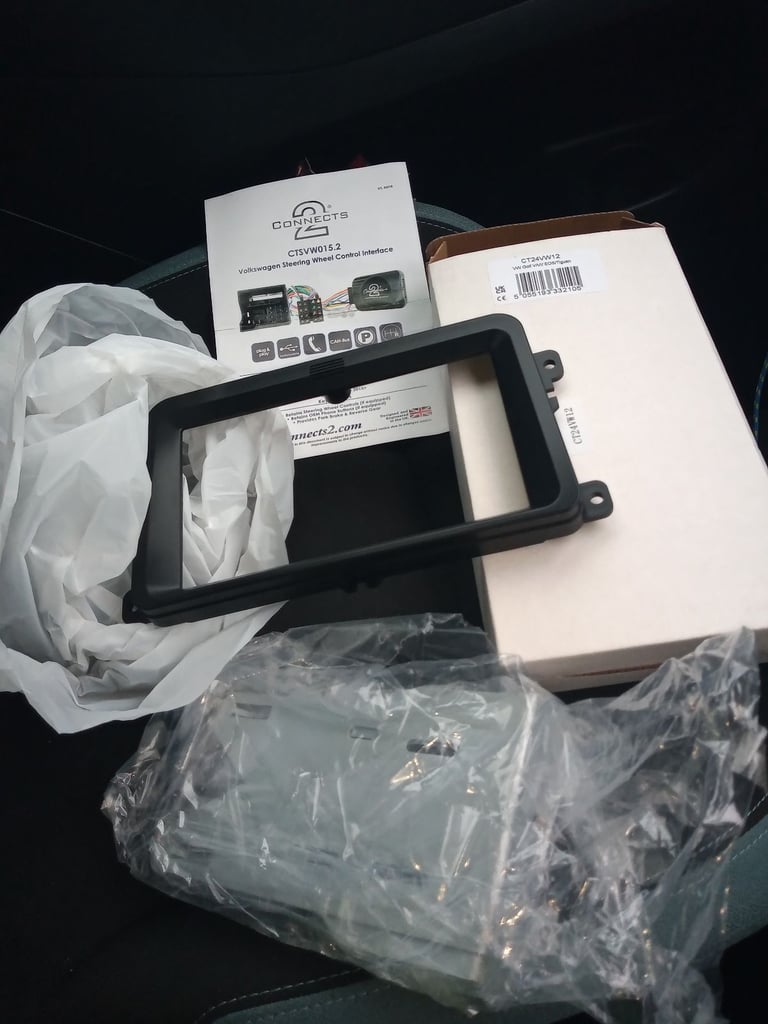 VAG Group steering wheel to head screen job lot