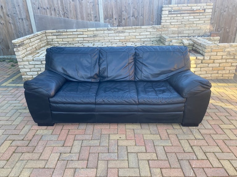 Sofas Leather In Bedfordshire